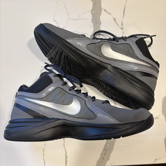 Athletic_Shoes
